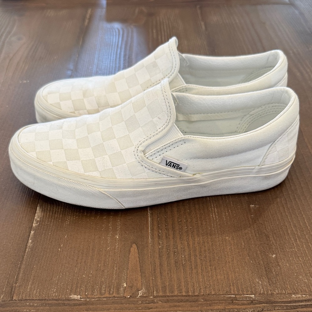 Women’s Vans Slip-On Checkerboard Shoe
Color: True White/True White Size 7.